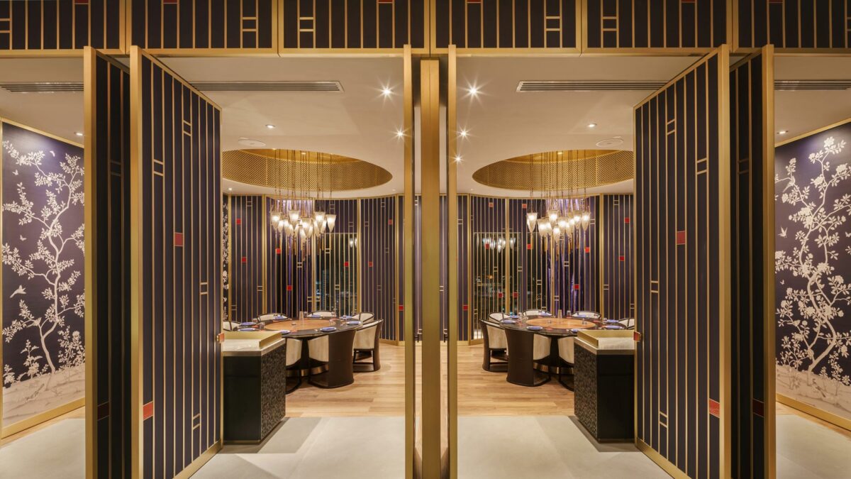 Four Seasons Hotel Kuwait mit Cesendello Pendelleuchten aus Glas